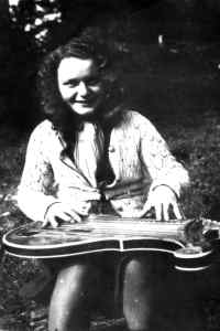 Ma mit Zither [ma193x5h.jpg 7 kByte]