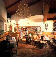 [hotelno16pic05.jpg  19 kB]