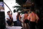 Fernsehschauen im Beach Comber  [ph00015.jpg] A click makes it big (13 kByte)