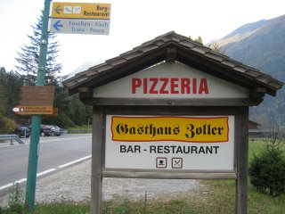 schlossneuhausanfahrt1.jpg