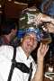 Walter, mit wirklich schickem Bierfa-Hut, auf der Wiesn (1998)  [1998w01.jpg] 31 kByte